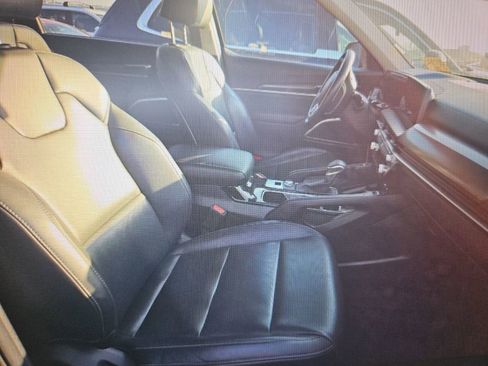 Used 2025 Kia Telluride S image 11