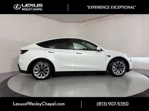 Used 2026 Tesla Model Y Long Range image 3