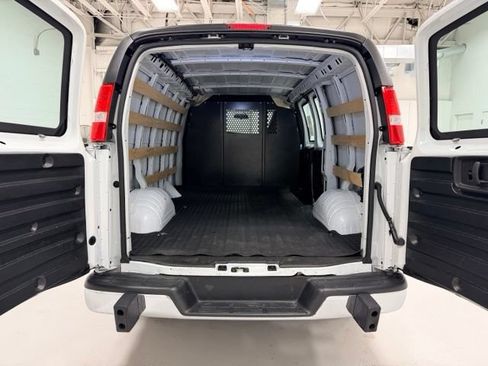 Certified 2025 GMC Savana 2500 w/ Driver Convenience Package RWD image 19
