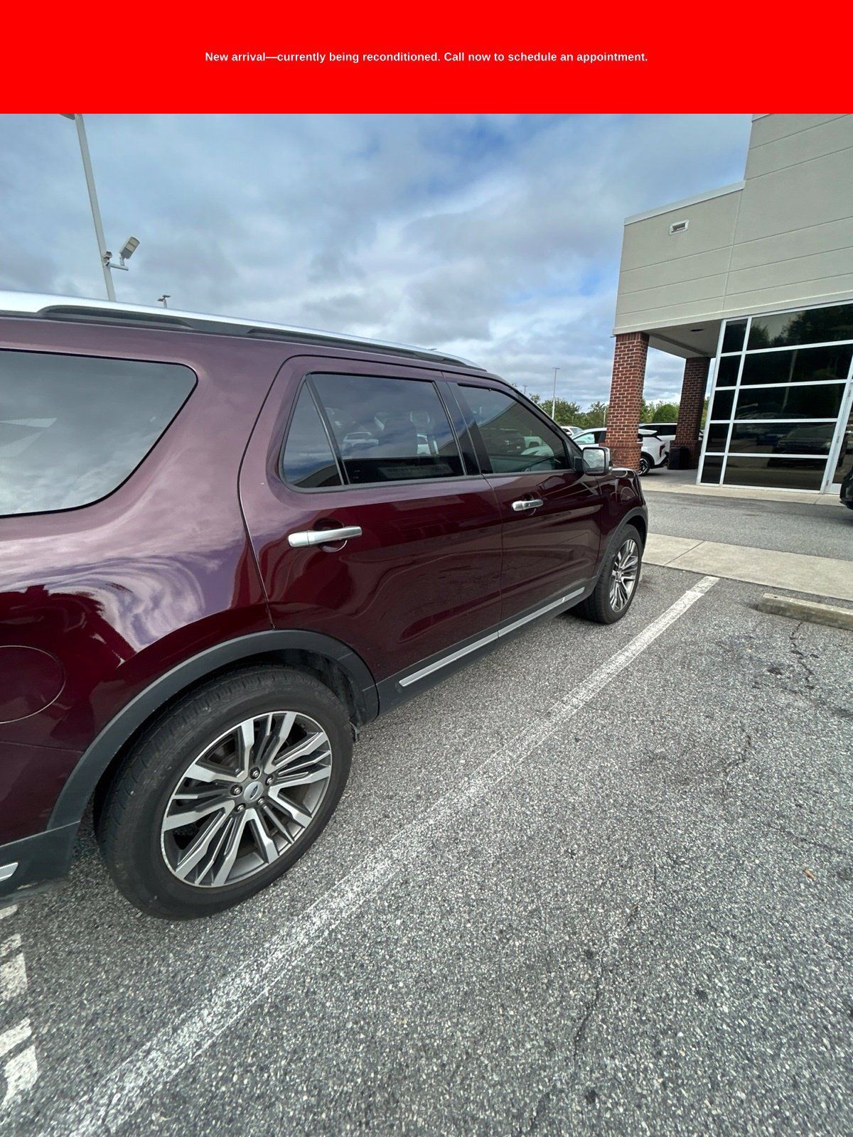 Used 2019 Ford Explorer Platinum AWD/4WD image 4
