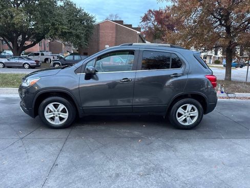Used 2019 Chevrolet Trax LT image 8