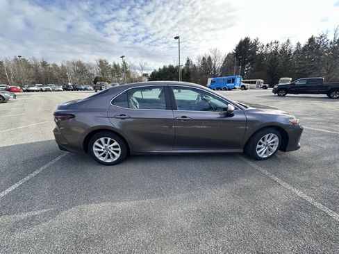 Used 2022 Toyota Camry LE image 2