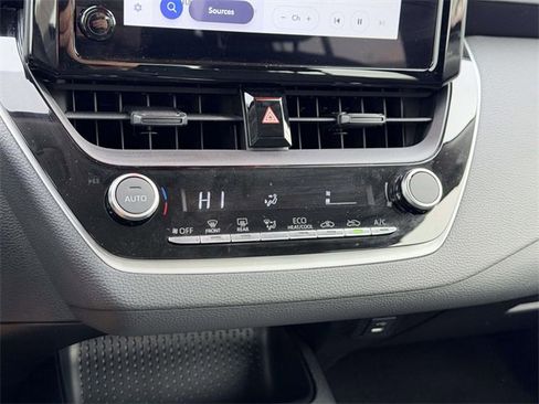 Used 2025 Toyota Corolla LE image 22
