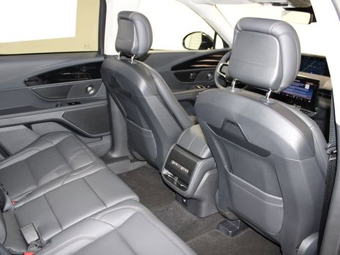 New 2026 Lincoln Nautilus Premier w/ Equipment Group 102A image 32