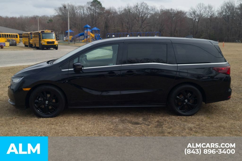 Used 2023 Honda Odyssey Sport image 11