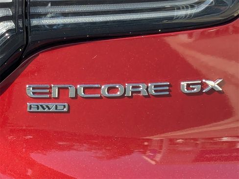 Used 2025 Buick Encore GX Avenir w/ Avenir Technology Package image 21