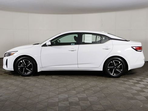 Used 2024 Nissan Sentra SV FWD image 15