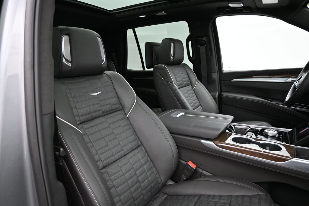 Used 2026 Cadillac Escalade Platinum Sport w/ LPO, ONYX Package AWD/4WD image 45