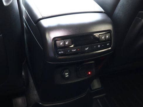 Used 2022 Hyundai Palisade Limited AWD/4WD image 13