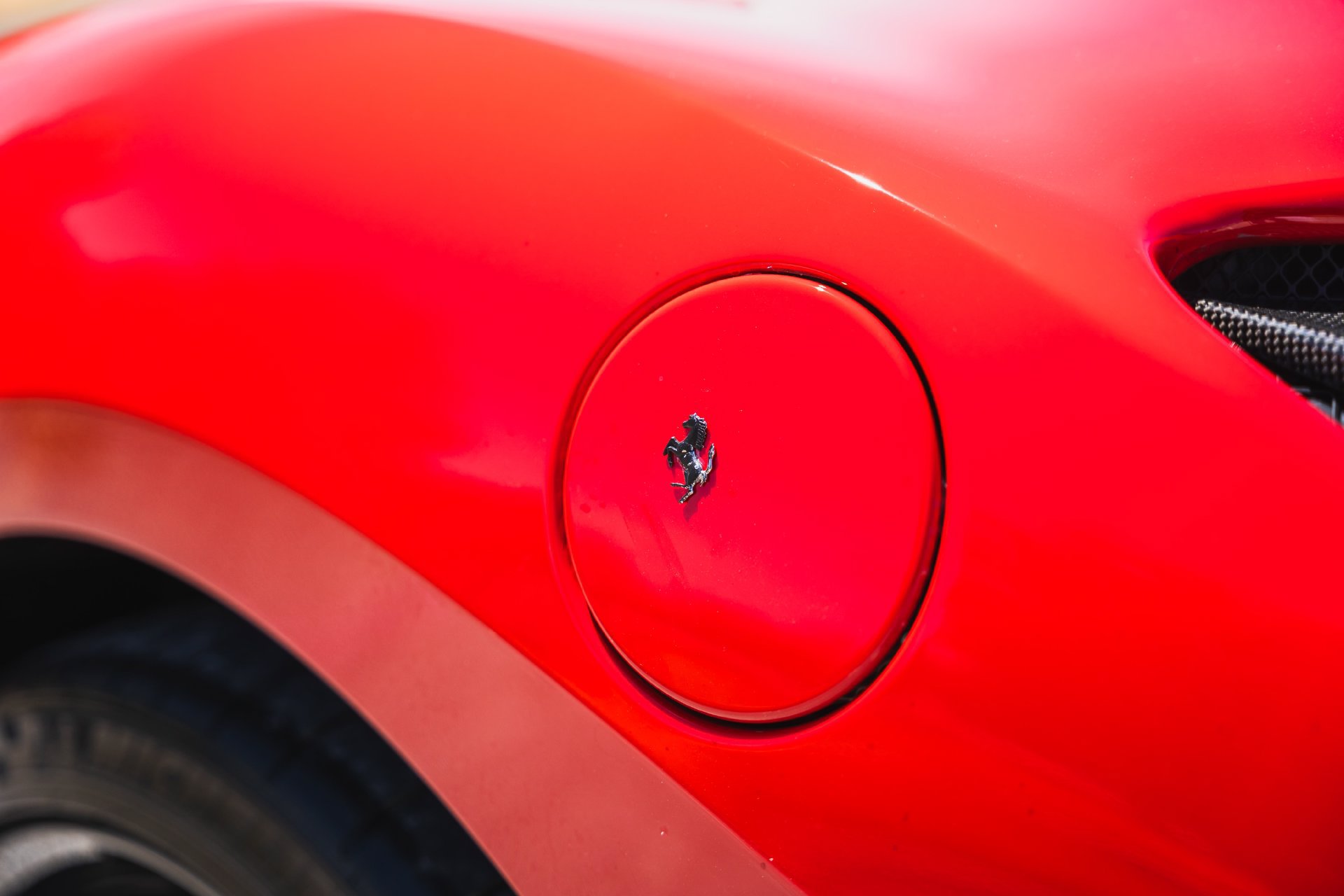 Used 2021 Ferrari F8 Tributo RWD image 31