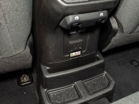 Used 2024 Jeep Wrangler Unlimited Sahara AWD/4WD image 28