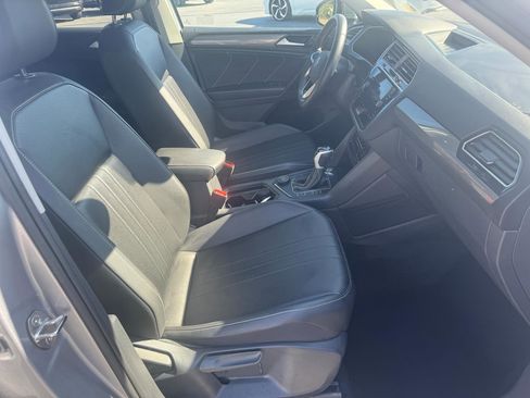 Used 2024 Volkswagen Tiguan SE image 12