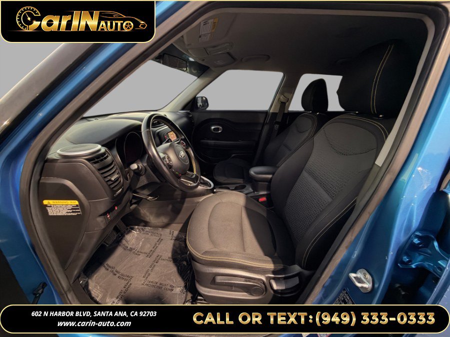 Used 2016 Kia Soul + w/ Designer's Package FWD image 10