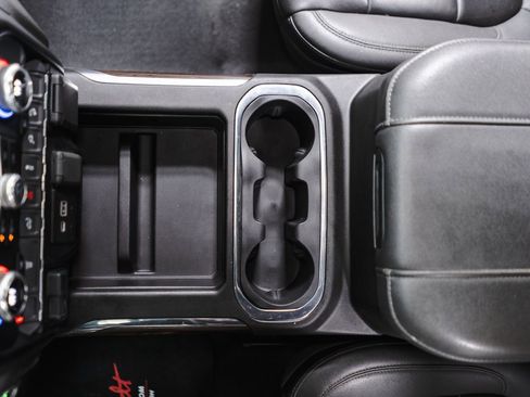 Used 2023 GMC Sierra 2500 SLT w/ SLT Convenience Package image 17