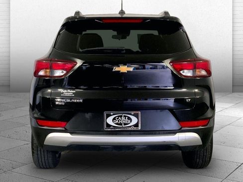Used 2025 Chevrolet TrailBlazer LT AWD/4WD image 3