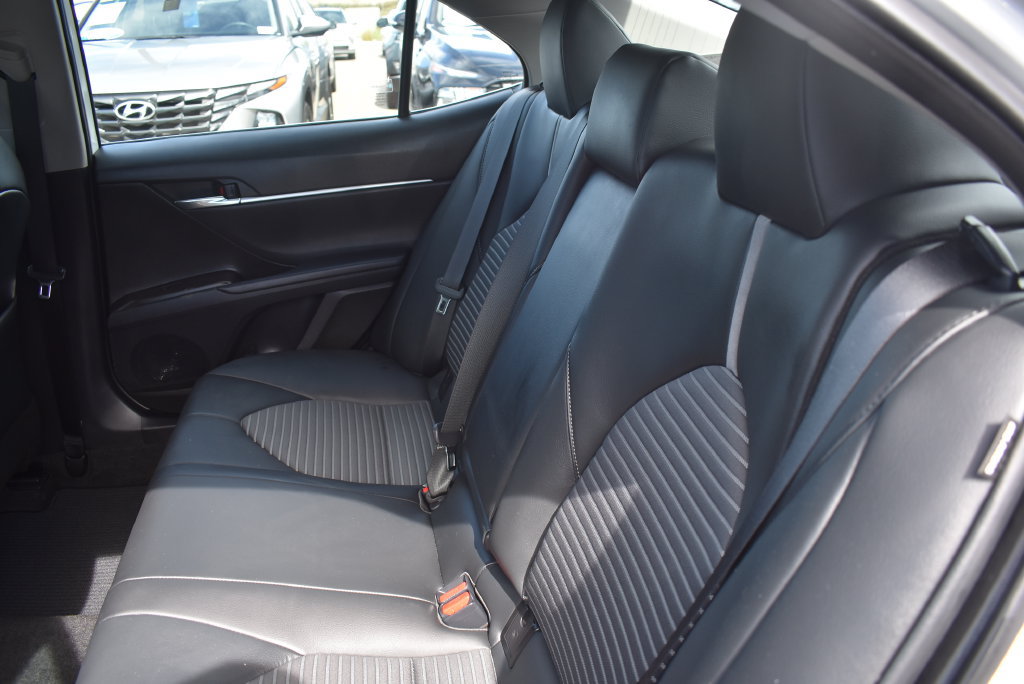 Used 2023 Toyota Camry SE FWD image 14