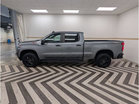 Used 2021 Chevrolet Silverado 1500 LT Trail Boss w/ Bed Protection Package AWD/4WD image 3