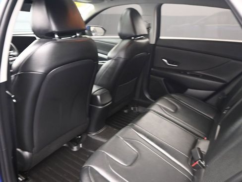 Certified 2022 Hyundai Elantra Limited image 23