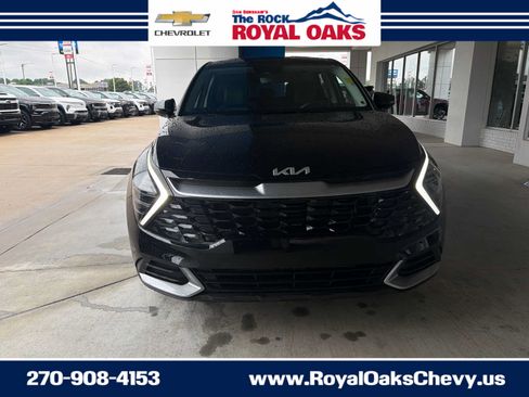 Used 2025 Kia Sportage EX FWD image 9