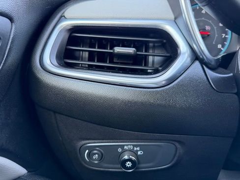 Used 2022 Chevrolet Equinox LS AWD/4WD image 18