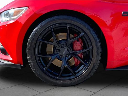 Used 2015 Ford Mustang GT RWD image 9