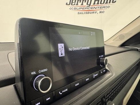 Used 2023 Honda Accord EX image 19