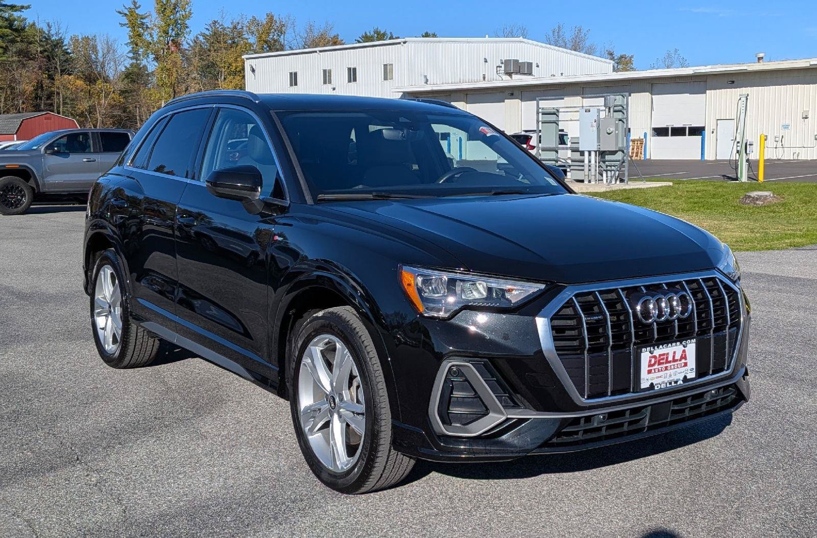 Used 2022 Audi Q3 2.0T Premium w/ Convenience Package AWD/4WD image 4
