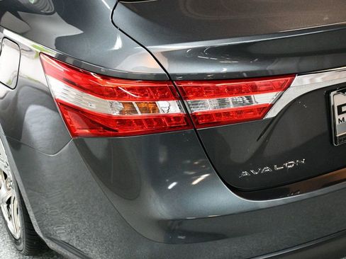 Used 2013 Toyota Avalon XLE Premium FWD image 14