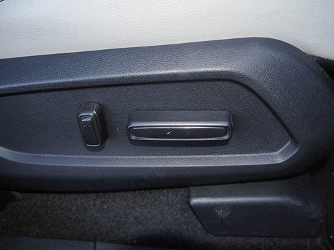 Used 2024 Honda Pilot Touring image 22