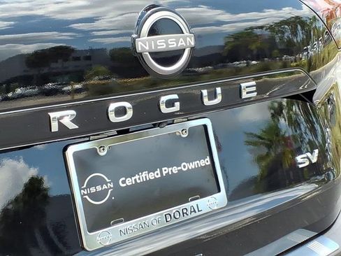 Used 2023 Nissan Rogue SV w/ SV Premium B Package FWD image 33