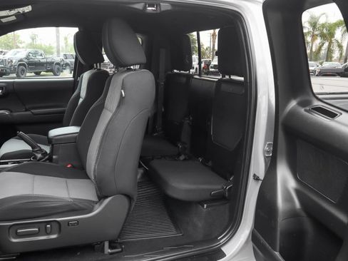 Used 2020 Toyota Tacoma TRD Sport AWD/4WD image 22