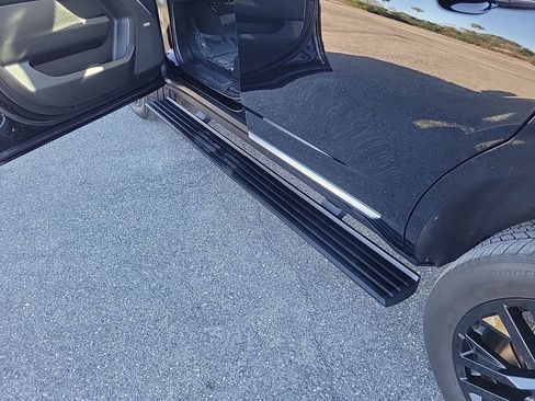 Used 2022 GMC Yukon Denali RWD image 12