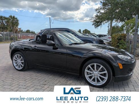 Used 2007 MAZDA MX-5 Miata Touring w/ Appearance Pkg RWD image 1