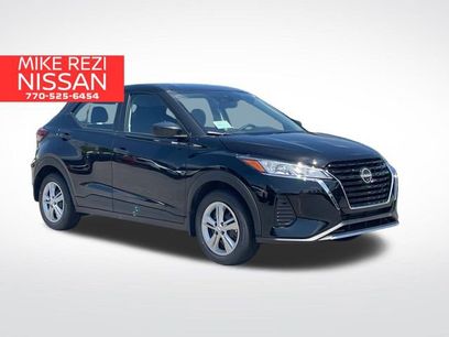 New 2025 Nissan Kicks Play S