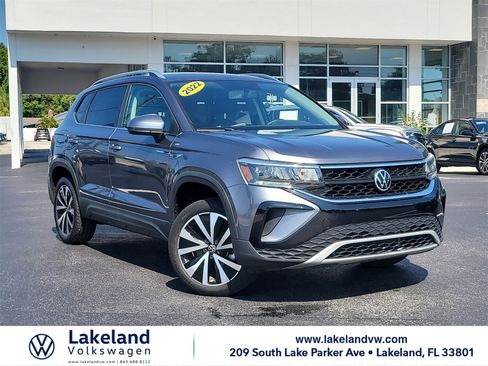 Used 2022 Volkswagen Taos SE image 1