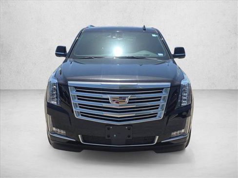 Used 2020 Cadillac Escalade ESV Platinum AWD/4WD image 2