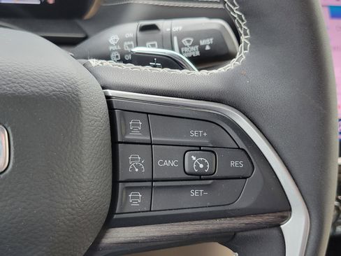 Used 2025 Jeep Grand Cherokee L Limited AWD/4WD image 14