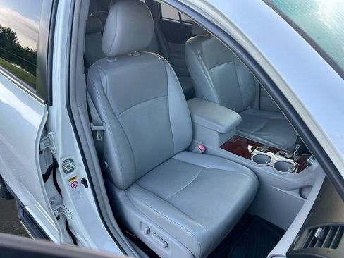 Used 2012 Toyota Highlander Limited FWD image 33