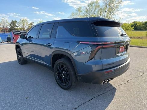 Used 2024 Chevrolet Traverse LS w/ Midnight/Sport Edition image 7