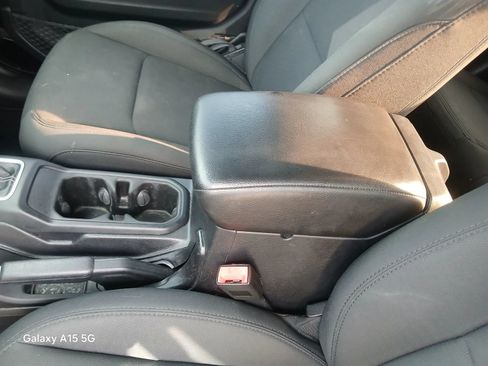 Used 2020 Jeep Gladiator Overland AWD/4WD image 8