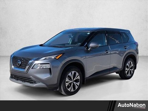 Used 2021 Nissan Rogue SV image 1