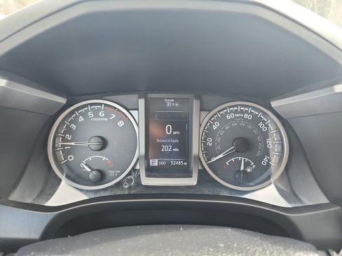 Certified 2018 Toyota Tacoma SR5 image 15