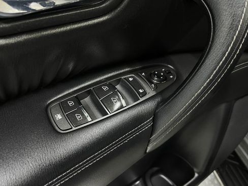 Used 2018 Nissan Armada SL w/ Moonroof Package image 16