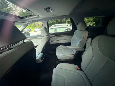 Used 2024 Hyundai Palisade SEL w/ Premium Package AWD/4WD image 8