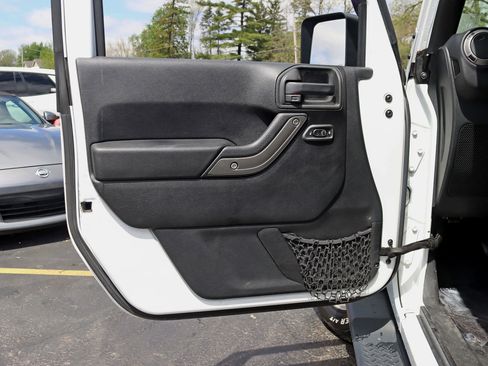 Used 2015 Jeep Wrangler Unlimited Sport w/ Quick Order Package 24S AWD/4WD image 27