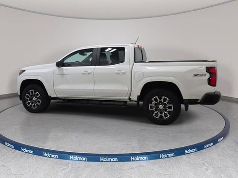 Used 2024 Chevrolet Colorado Z71 AWD/4WD image 9