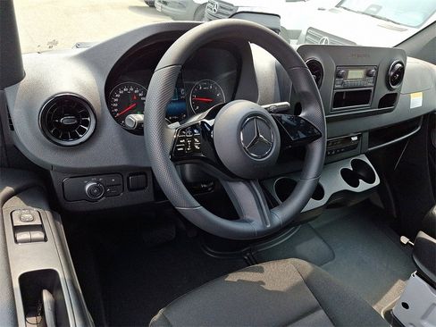New 2025 Mercedes-Benz Sprinter 2500 image 8
