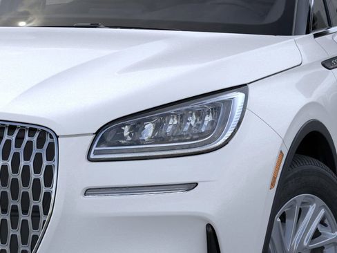 New 2025 Lincoln Corsair AWD image 18