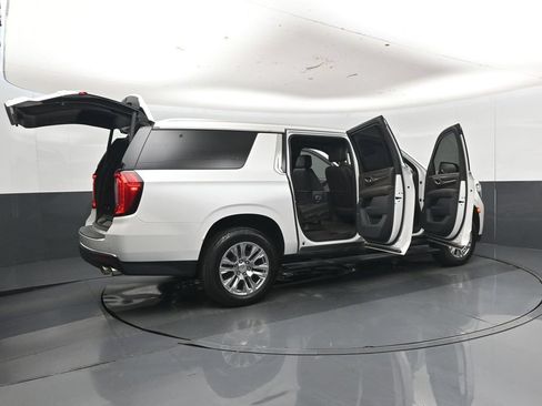 Used 2022 GMC Yukon XL Denali AWD/4WD image 58