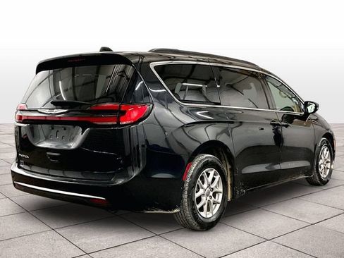 Used 2022 Chrysler Pacifica Touring-L FWD image 11